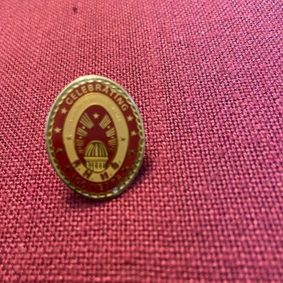𝅺LAPEL pin Celebrating 100 Years of Richmond Hill High School. Queens New York. - Picture 2 of 4